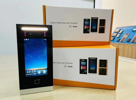 家家安tuya涂鴉別墅樓宇5寸/8寸人臉識別主機(jī)新包裝發(fā)布